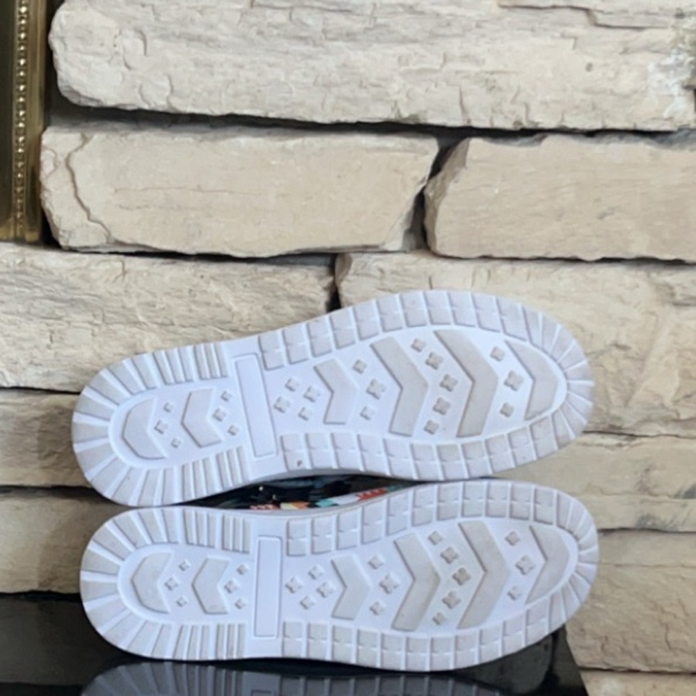 Aztec Shoes - Picture 5 of 5